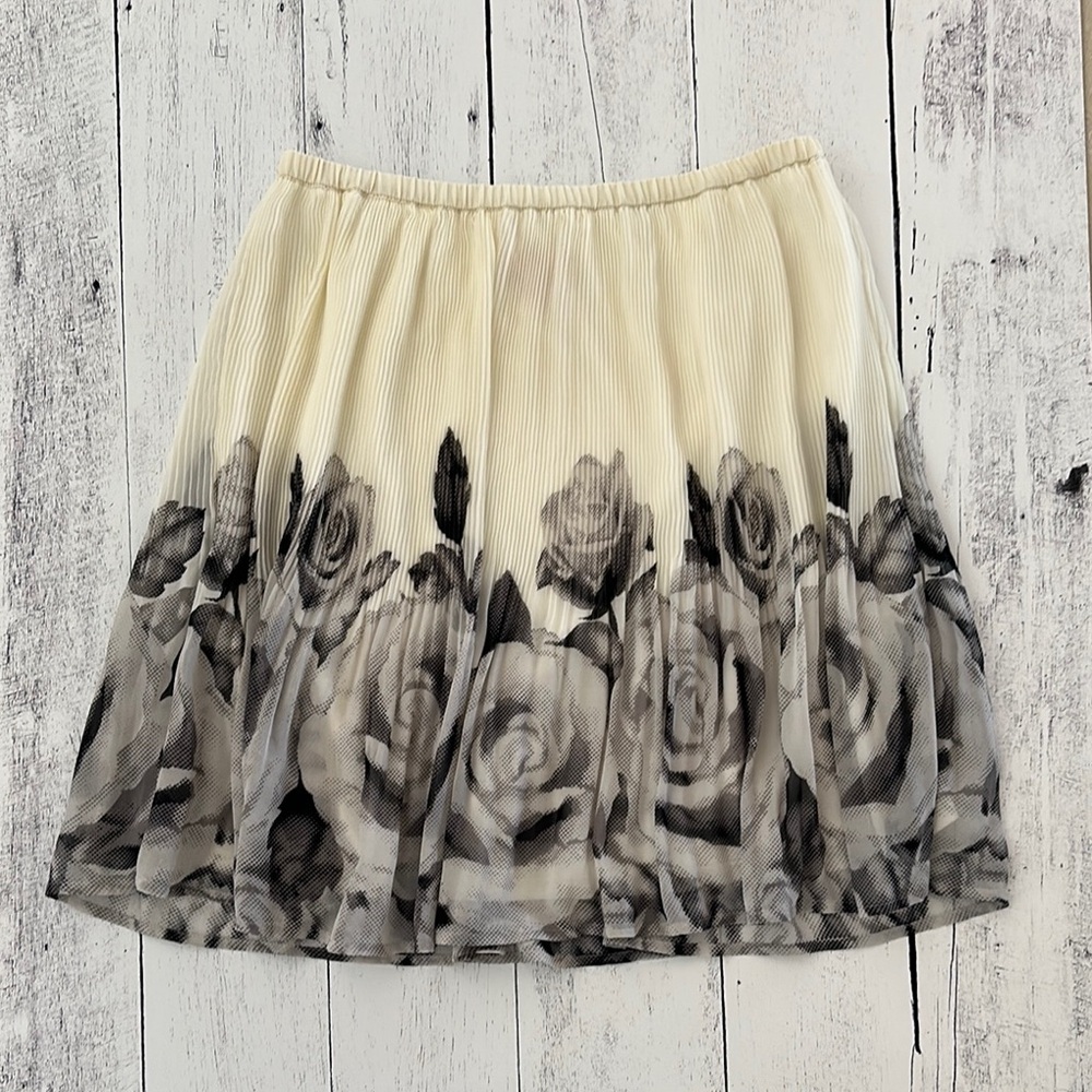 Floral Print Cream and Black Skirt size small